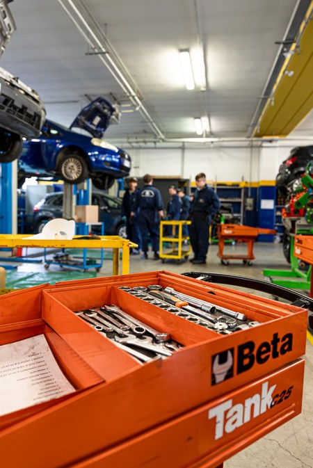 Officina meccanica attrezzata